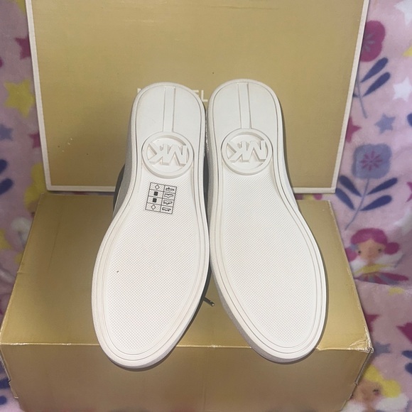 Michael Kors Monochrome Lace-Up Sneakers - Picture 4 of 8